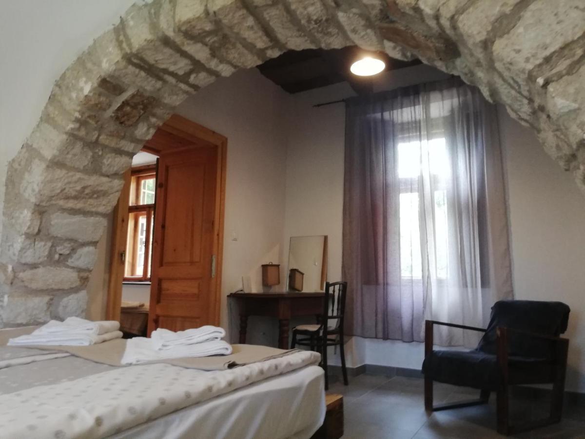 Karadi-Berger Vendeghaz Apartment แอร์โดเบนเย ภายนอก รูปภาพ