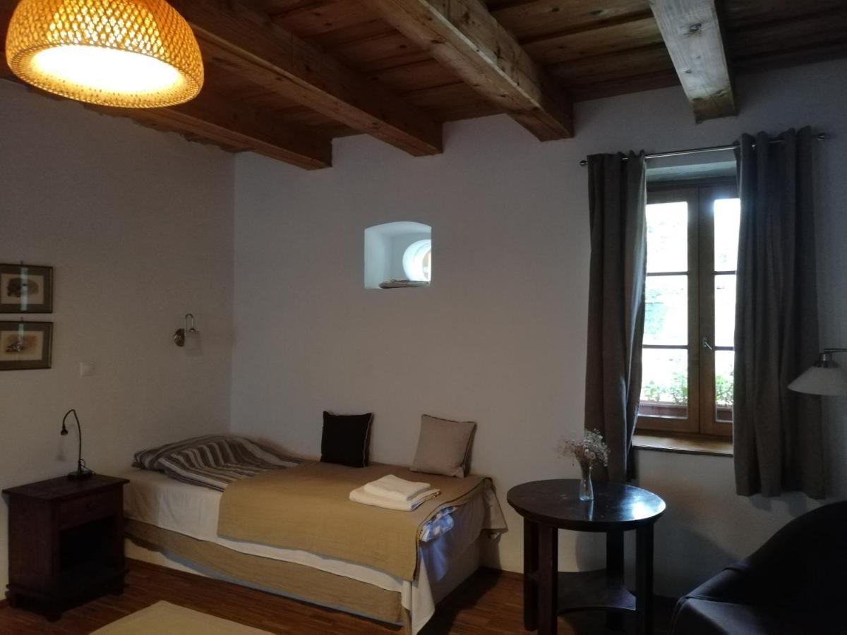 Karadi-Berger Vendeghaz Apartment แอร์โดเบนเย ภายนอก รูปภาพ